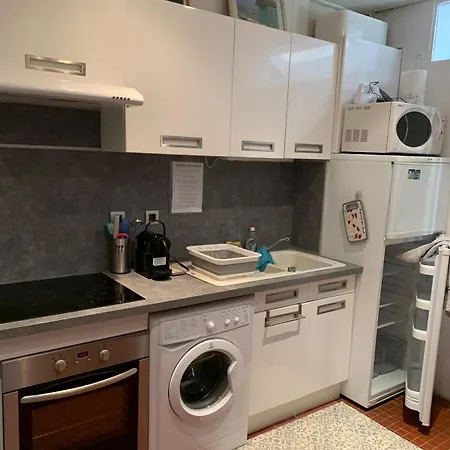Classe 2 Etoiles Avec Entree Face A La Dans Immeuble Belle Epoque Apartament *
