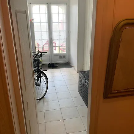 Classe 2 Etoiles Avec Entree Face A La Dans Immeuble Belle Epoque