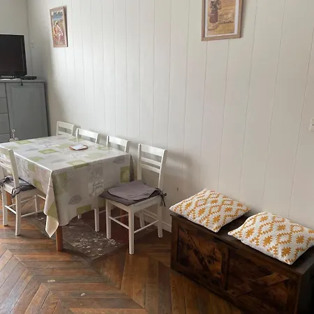 Classe 2 Etoiles Avec Entree Face A La Dans Immeuble Belle Epoque Le Tréport