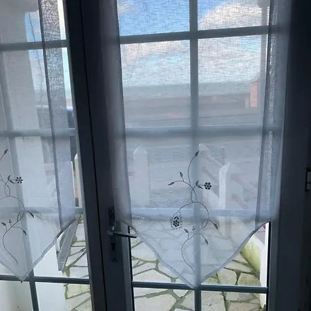 Classe 2 Etoiles Avec Entree Face A La Dans Immeuble Belle Epoque Appartement